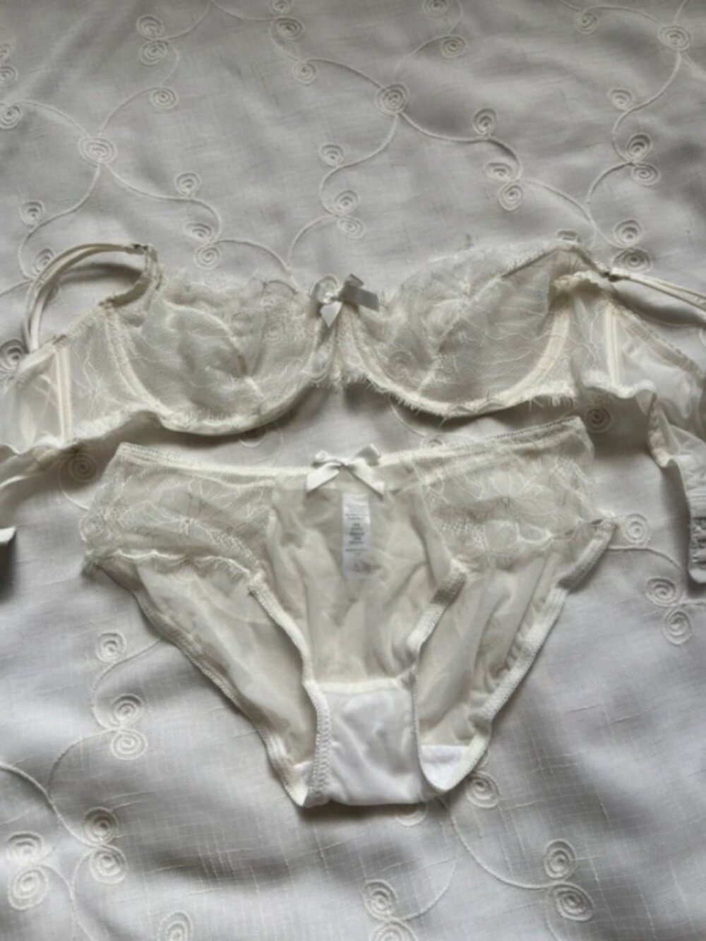 Two piece laced cream lingerie set brand new without tags